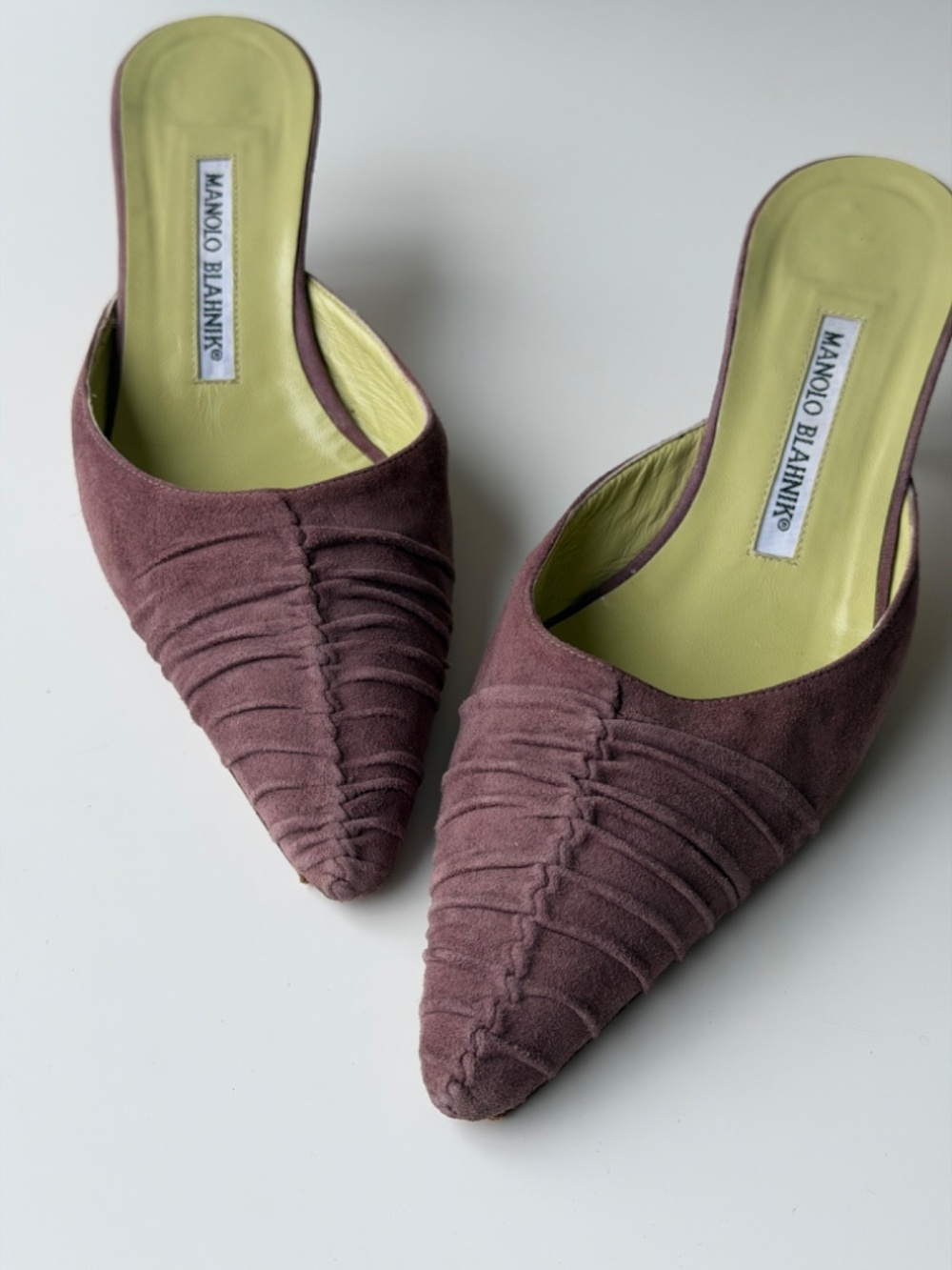 Vintage Manolo Blahnik dusty mauve suede pointed toe mules, IT 40, ~US 9 - Picture 4 of 9